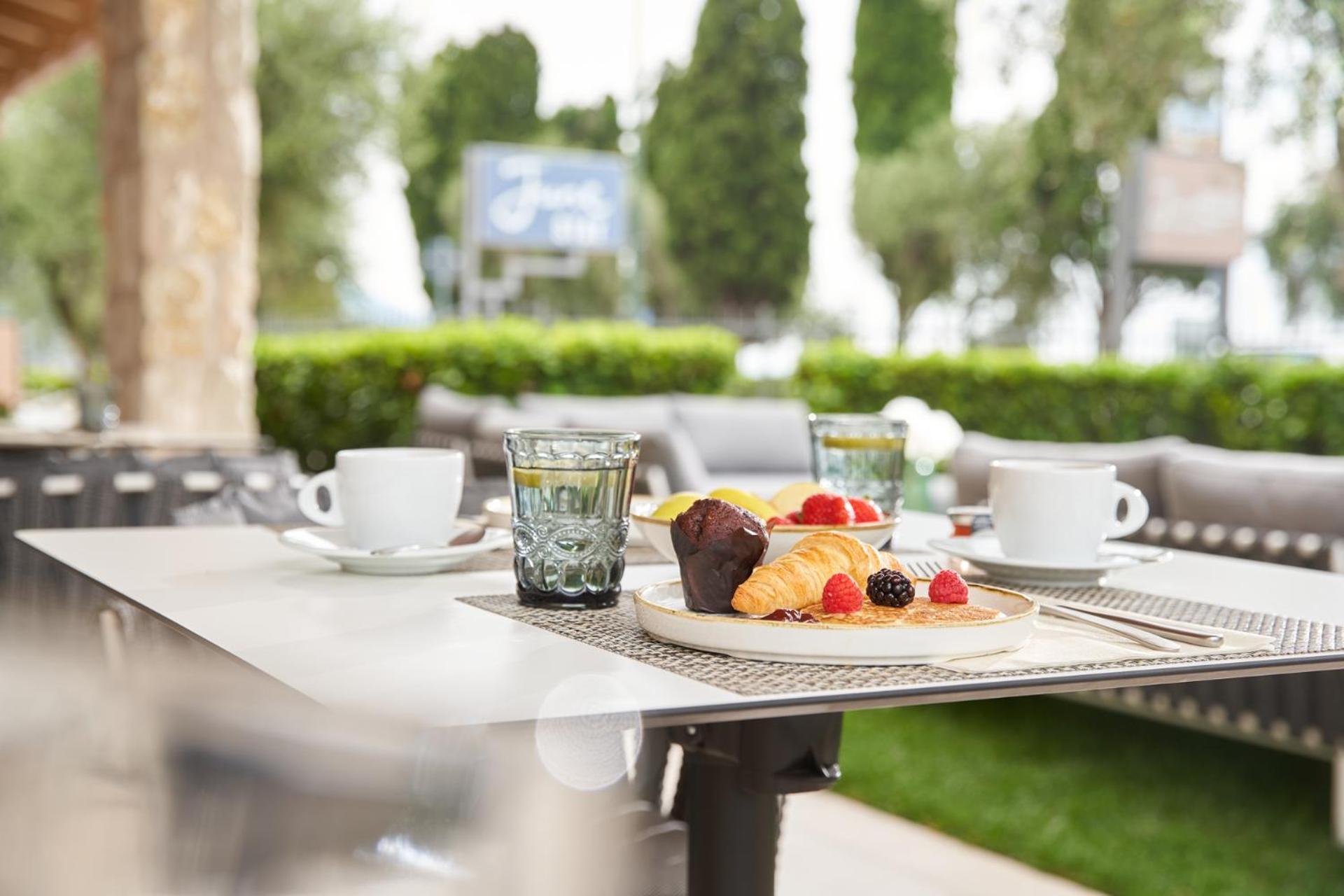 June Stay Lake Garda Brenzone sul Garda Exterior foto
