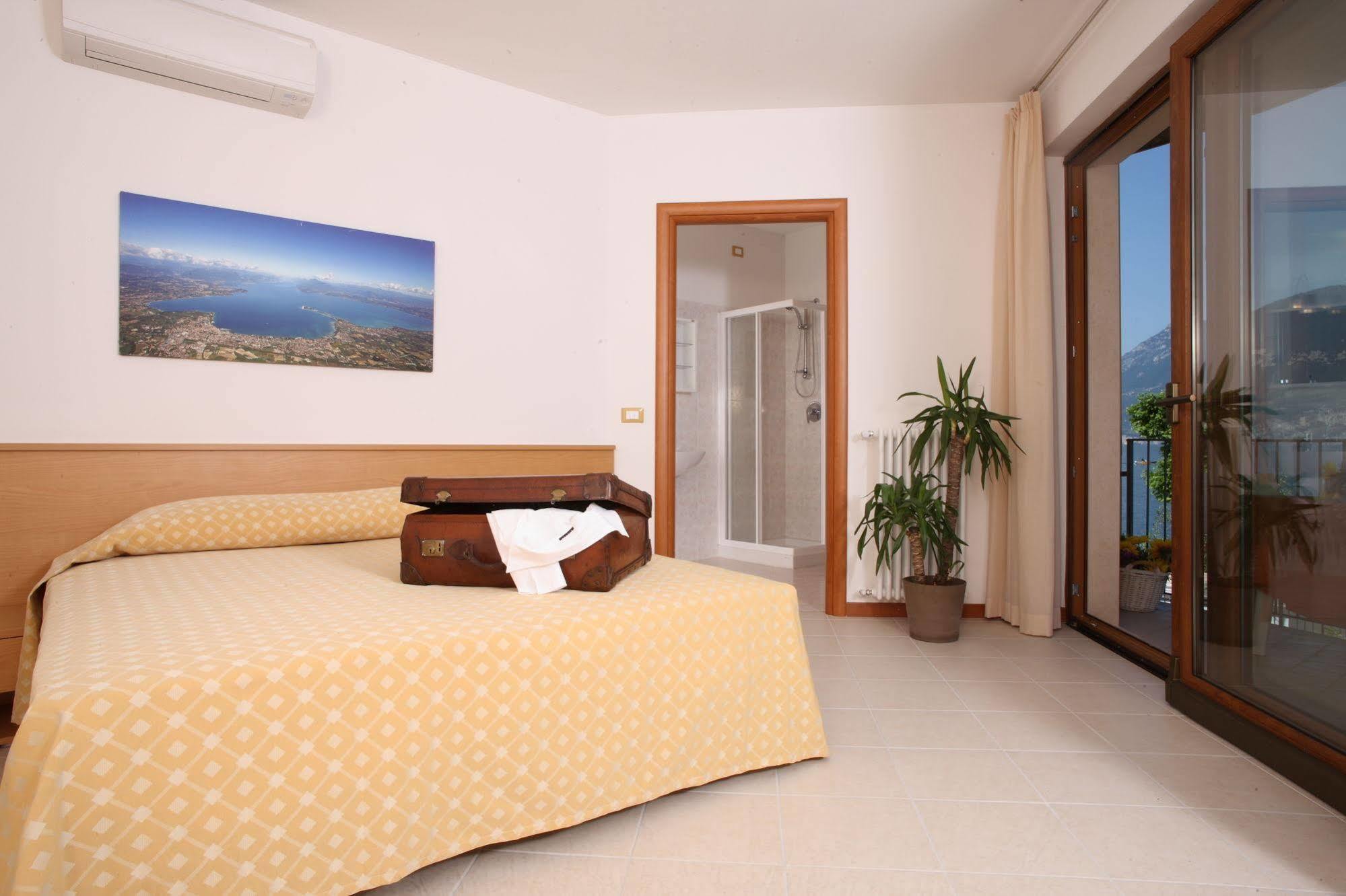 June Stay Lake Garda Brenzone sul Garda Exterior foto