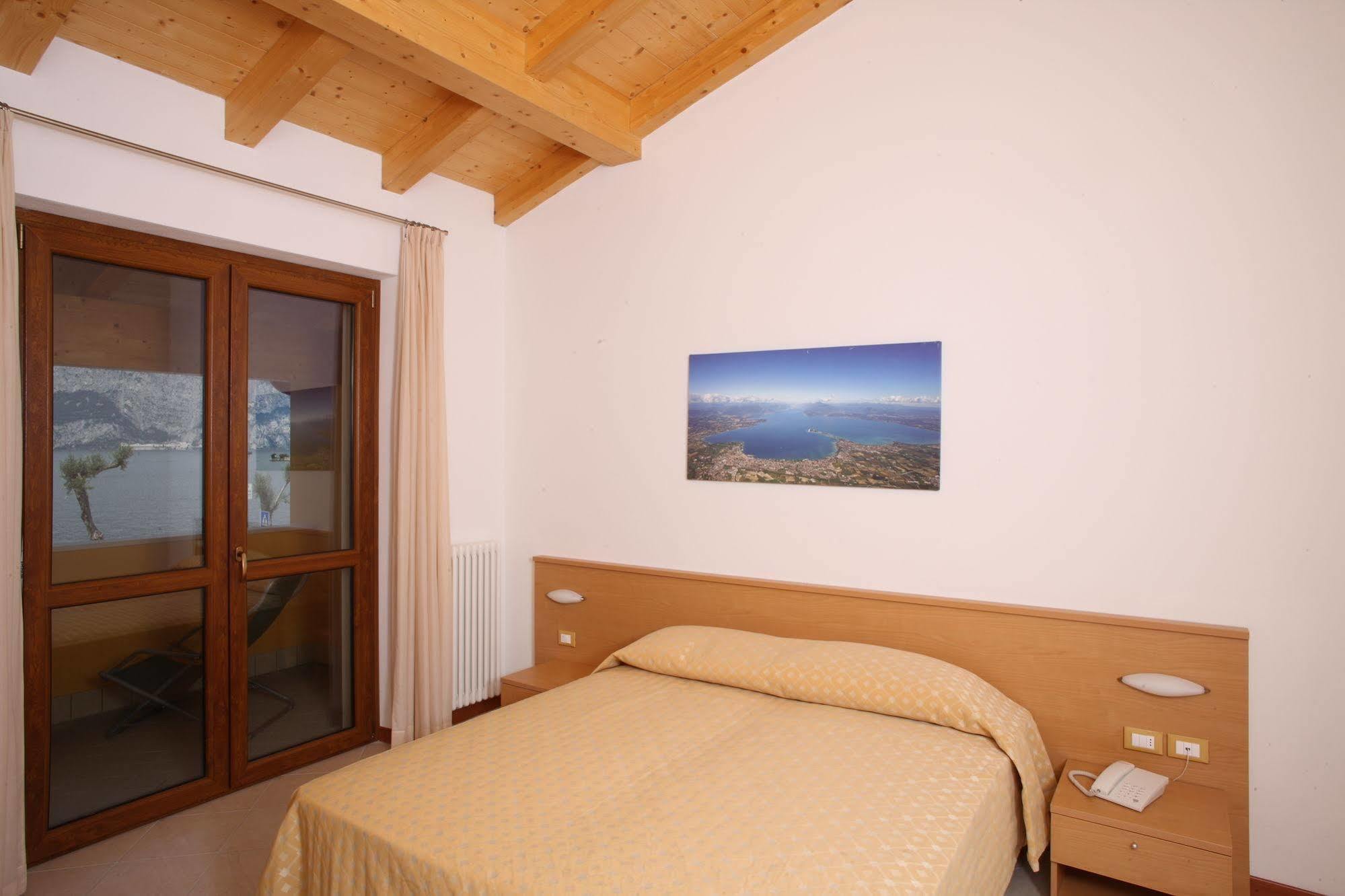 June Stay Lake Garda Brenzone sul Garda Exterior foto